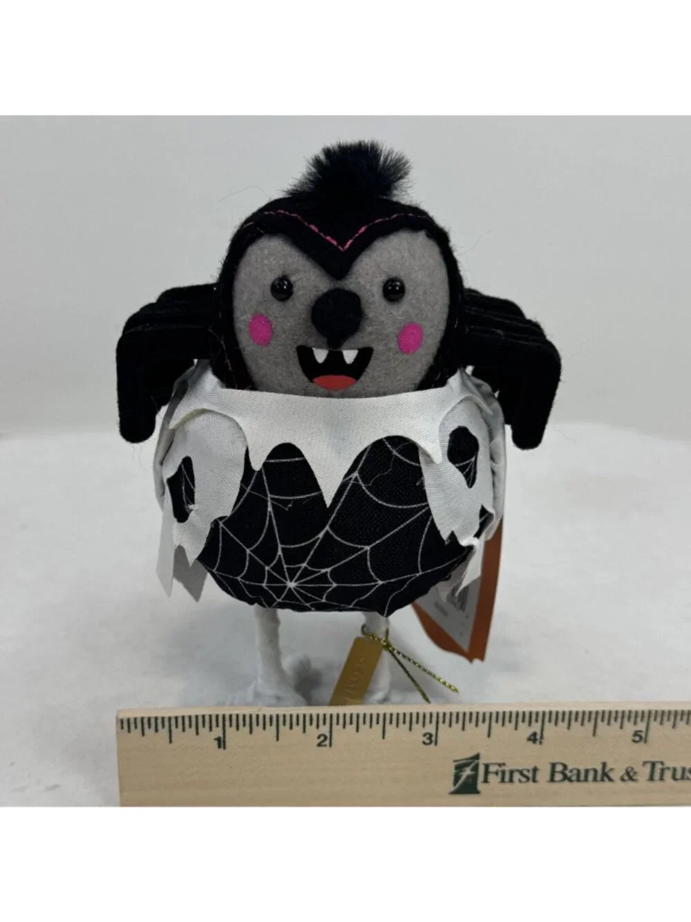 Hyde & Eek! Skitter Featherly Friends Decorative Halloween Bird Spider Web Cape - Picture 11 of 12